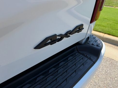 New 2026 RAM 2500 Big Horn AWD/4WD image 15
