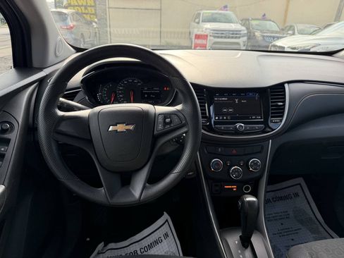 Used 2018 Chevrolet Trax LS w/ LPO, Cargo Package FWD image 14