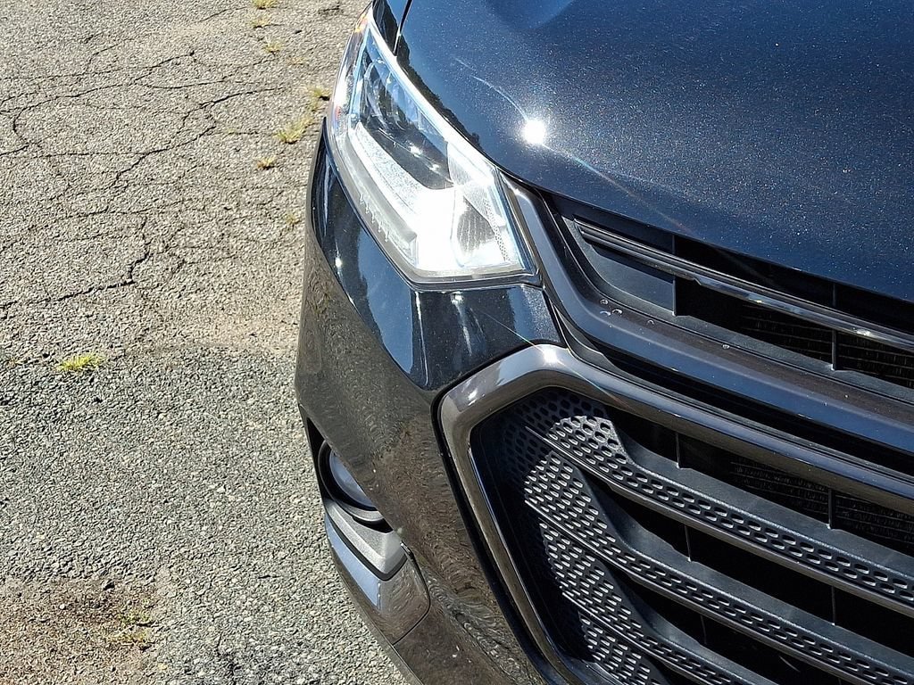 Used 2021 Chevrolet Traverse Premier w/ Redline Edition AWD/4WD image 14