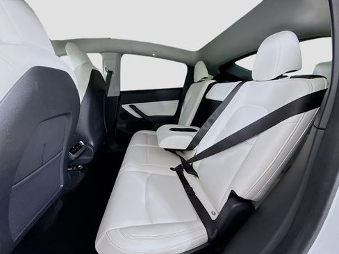 Used 2021 Tesla Model Y Long Range image 26