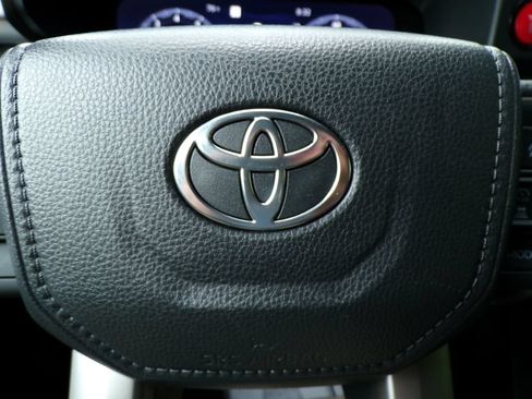 Used 2024 Toyota Tacoma TRD Off-Road AWD/4WD image 33