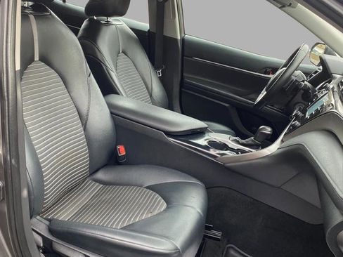 Used 2020 Toyota Camry SE image 31