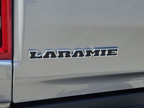Used 2024 RAM 1500 Laramie RWD image 32