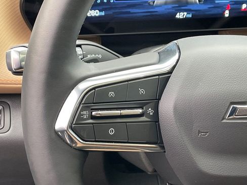 Used 2025 Chevrolet Equinox ACTIV w/ Convenience Package III image 35