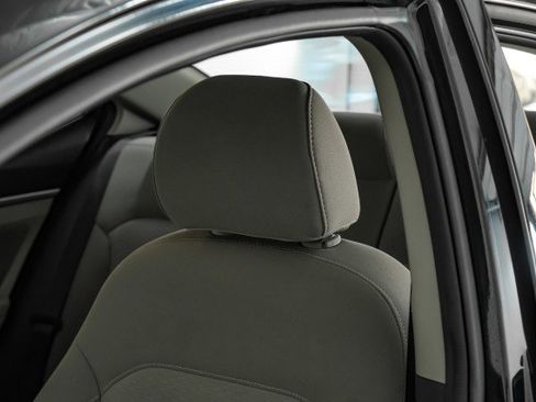 Used 2020 Hyundai Elantra Value Edition image 27