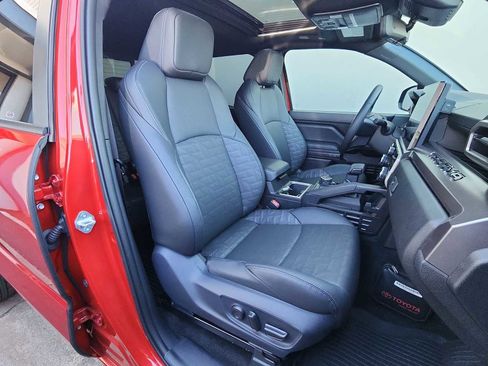 Used 2024 Toyota Tacoma TRD Sport AWD/4WD image 25