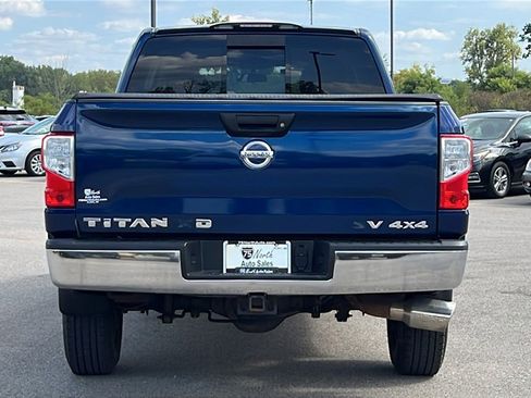 Used 2017 Nissan Titan SV image 35