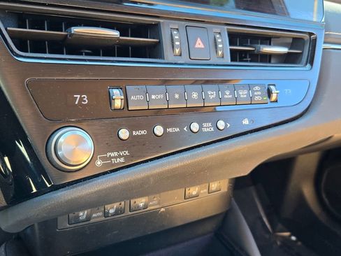 Used 2024 Lexus ES 350 350 w/ Premium Package image 19