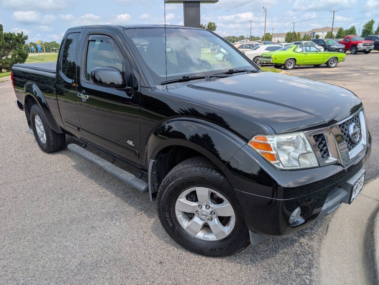 Used 2012 Nissan Frontier SV AWD/4WD image 3