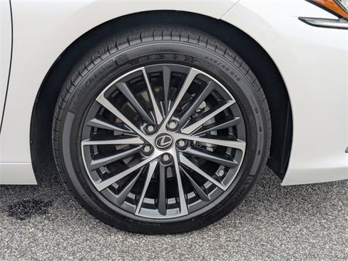Certified 2025 Lexus ES 350 w/ Premium Package image 12