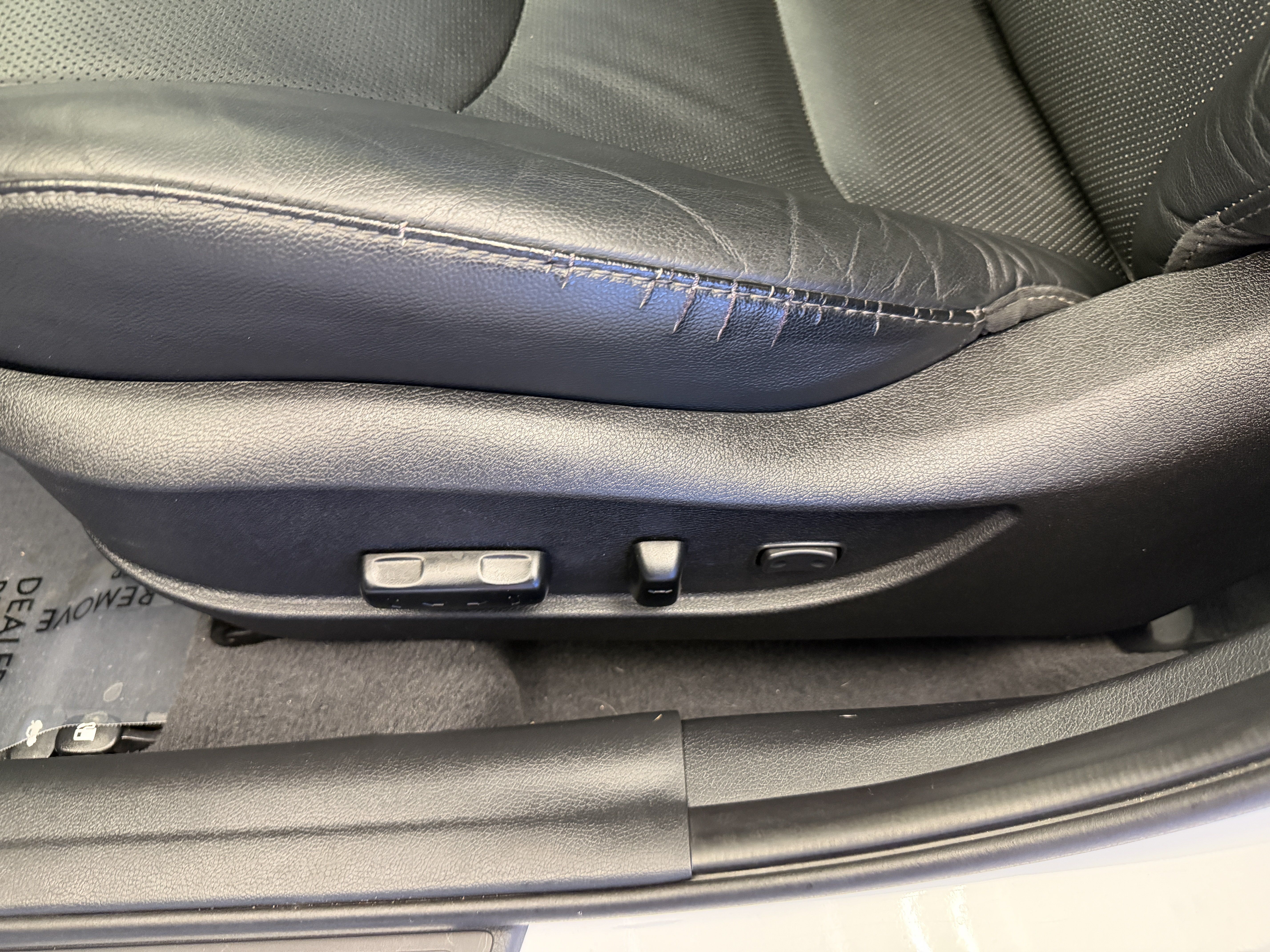 Used 2016 Hyundai Elantra Limited w/ Option Group 04 FWD image 13