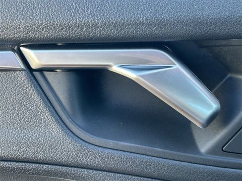 Used 2024 Audi Q3 2.0T Premium image 35