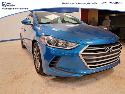 Used 2017 Hyundai Elantra SE image 8