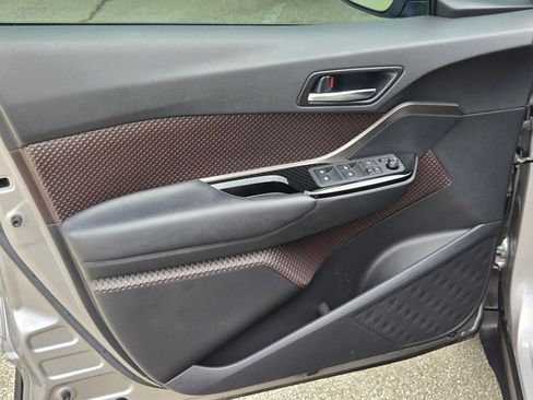 Used 2019 Toyota C-HR Limited image 10