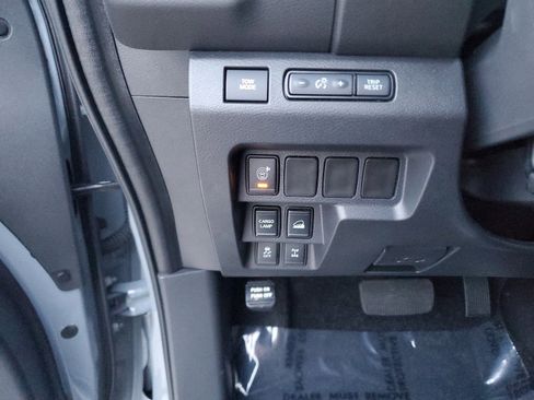 Used 2025 Nissan Frontier PRO-4X image 31