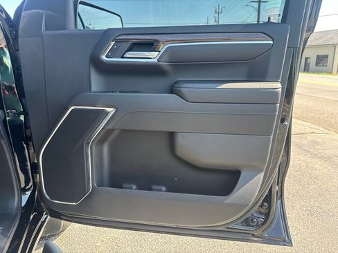 Used 2023 Chevrolet Silverado 1500 LT w/ Leather Package AWD/4WD image 26