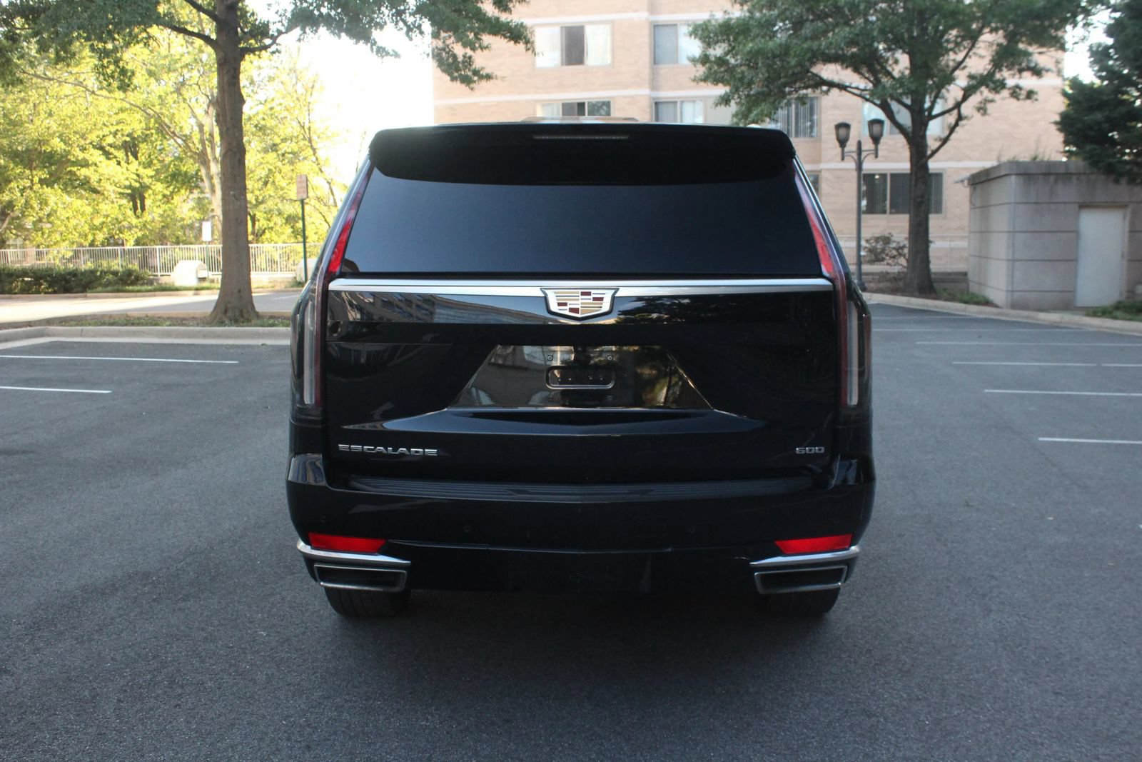 Used 2021 Cadillac Escalade Luxury AWD/4WD image 8