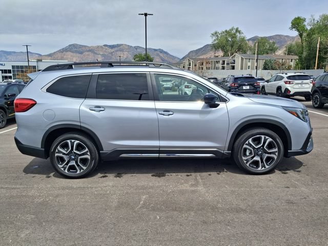 Used 2026 Subaru Ascent Limited AWD/4WD image 2