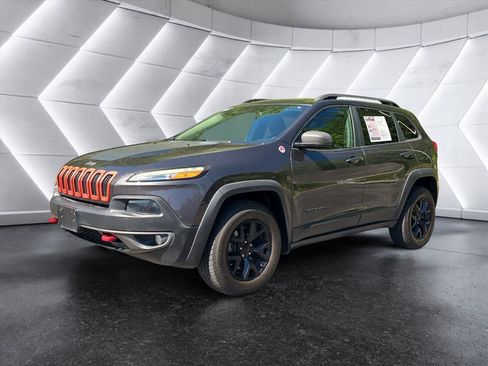 Used 2016 Jeep Cherokee Trailhawk w/ Comfort/Convenience Group AWD/4WD image 1