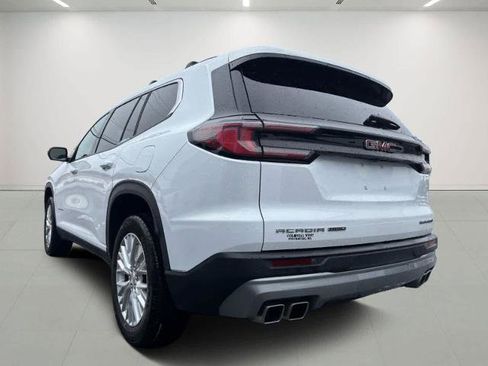 Used 2025 GMC Acadia Elevation w/ Elevation Premium Package image 4