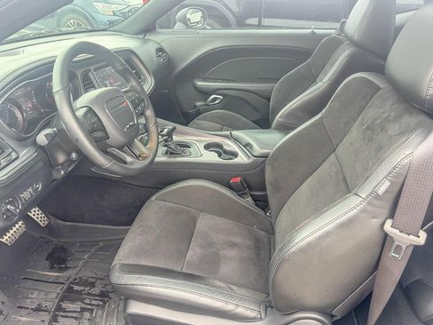 Used 2023 Dodge Challenger GT w/ Plus Package image 9