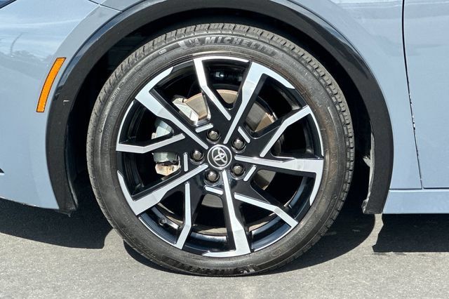 Used 2024 Toyota Prius Prime FWD image 30