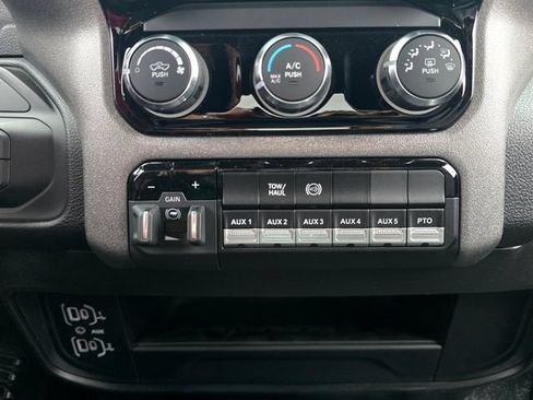 New 2026 RAM 5500 Tradesman w/ Chrome Appearance Group AWD/4WD image 13