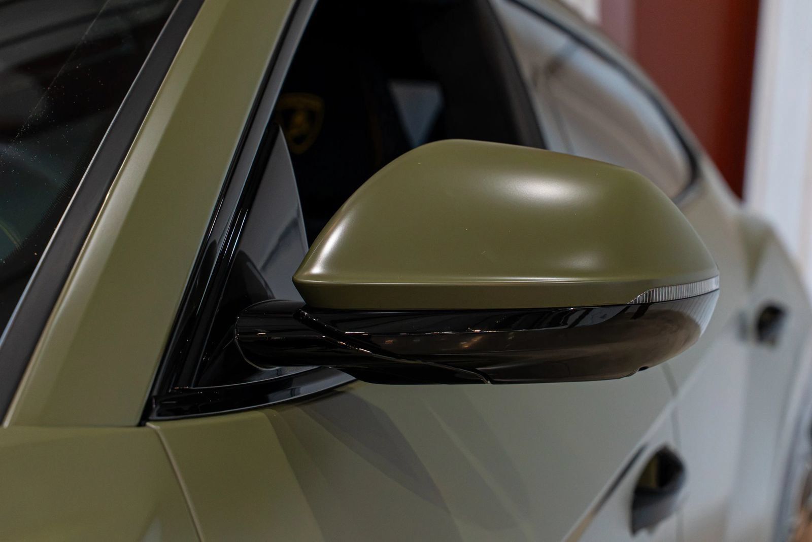 Used 2023 Lamborghini Urus Performante AWD/4WD image 12