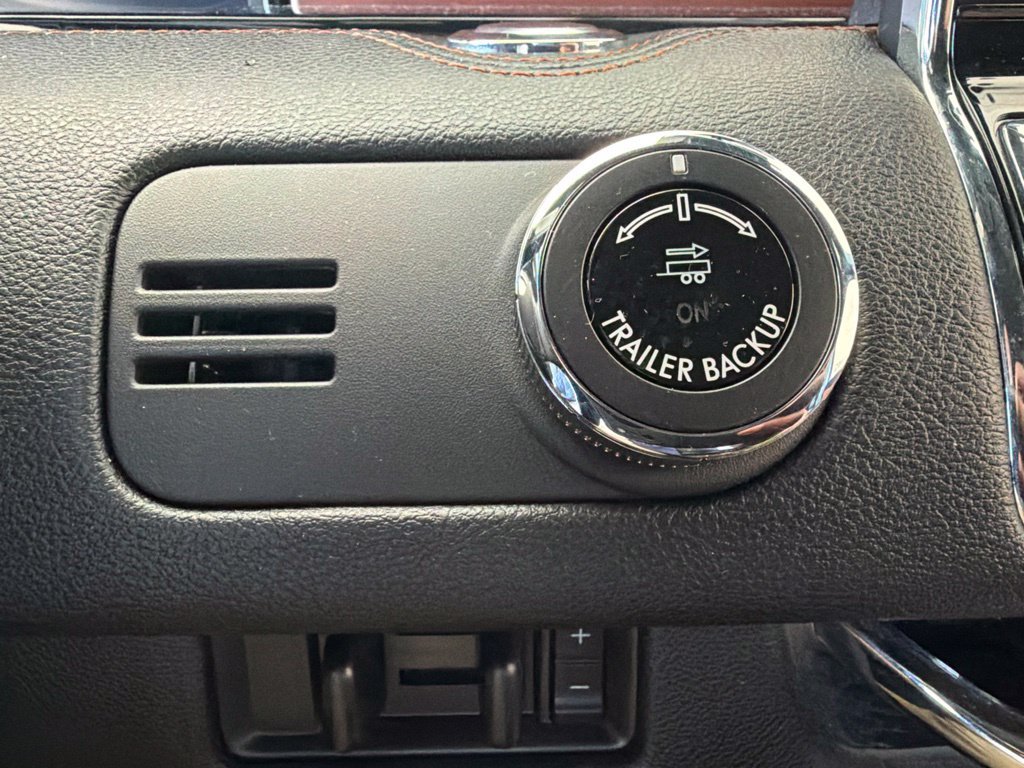 Used 2021 Lincoln Navigator Reserve AWD/4WD image 17