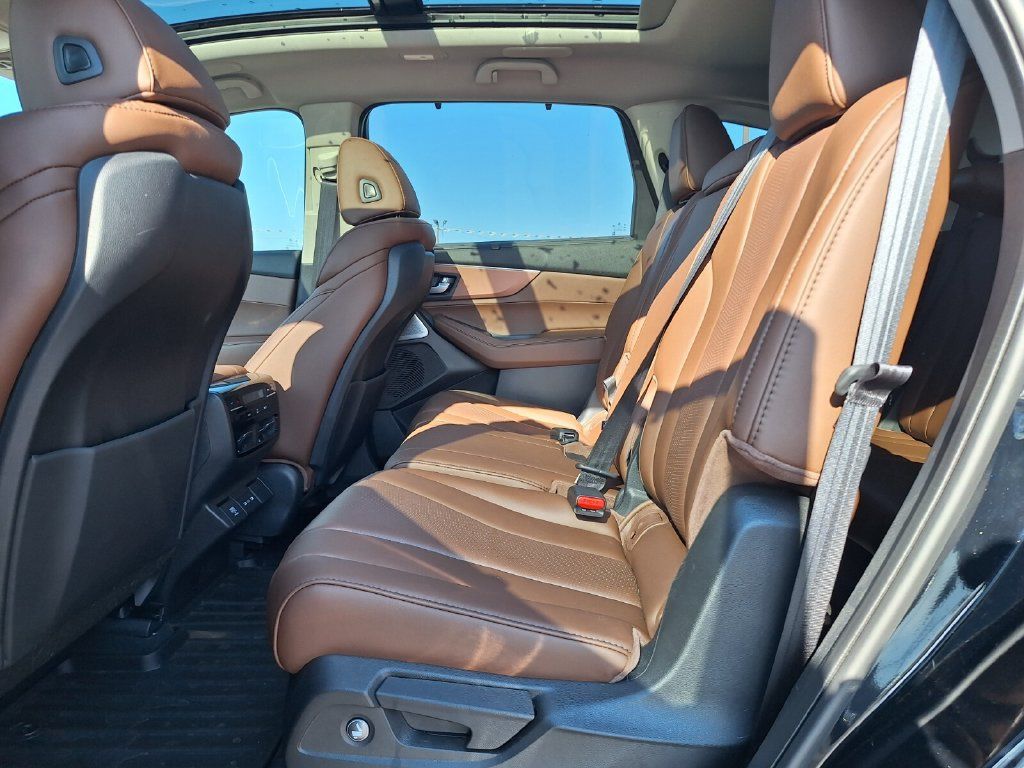 Used 2025 Acura MDX w/ Technology Package AWD/4WD image 12