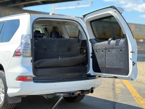 Used 2014 Lexus GX 460 w/ Premium Package AWD/4WD image 5