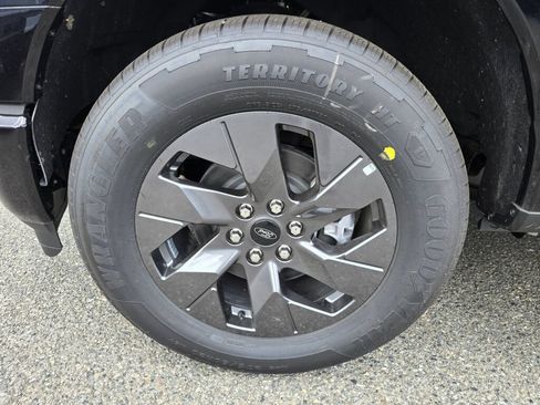 New 2025 Ford F150 Lightning Flash AWD/4WD image 9