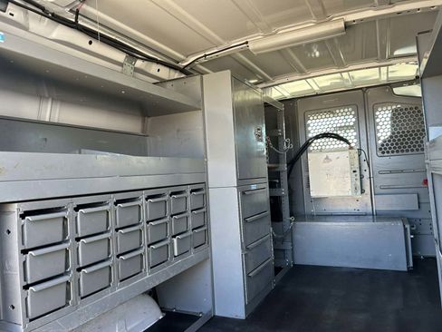 Used 2011 Ford E-250 and Econoline 250 w/ PWR Group image 10