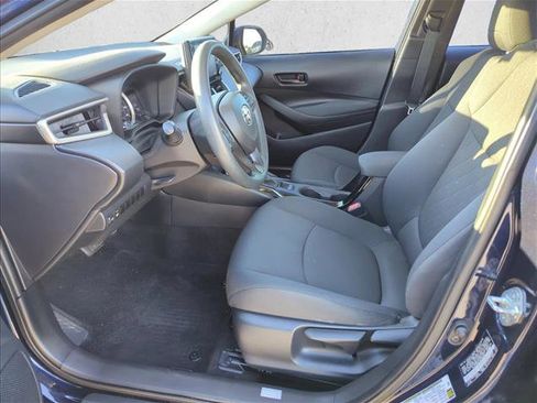 Used 2022 Toyota Corolla LE image 9