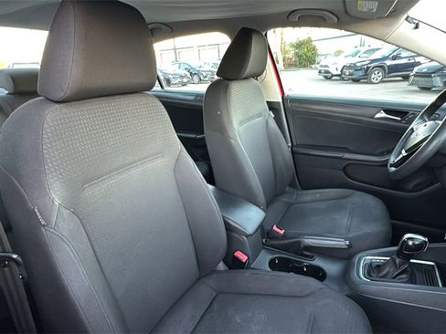 Used 2015 Volkswagen Jetta S image 44