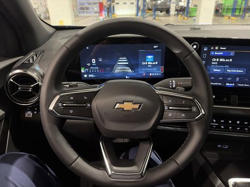 New 2026 Chevrolet Equinox LT w/ Convenience Package II image 18