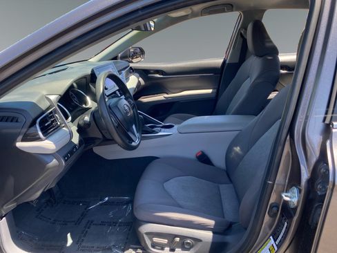 Used 2024 Toyota Camry LE FWD image 9