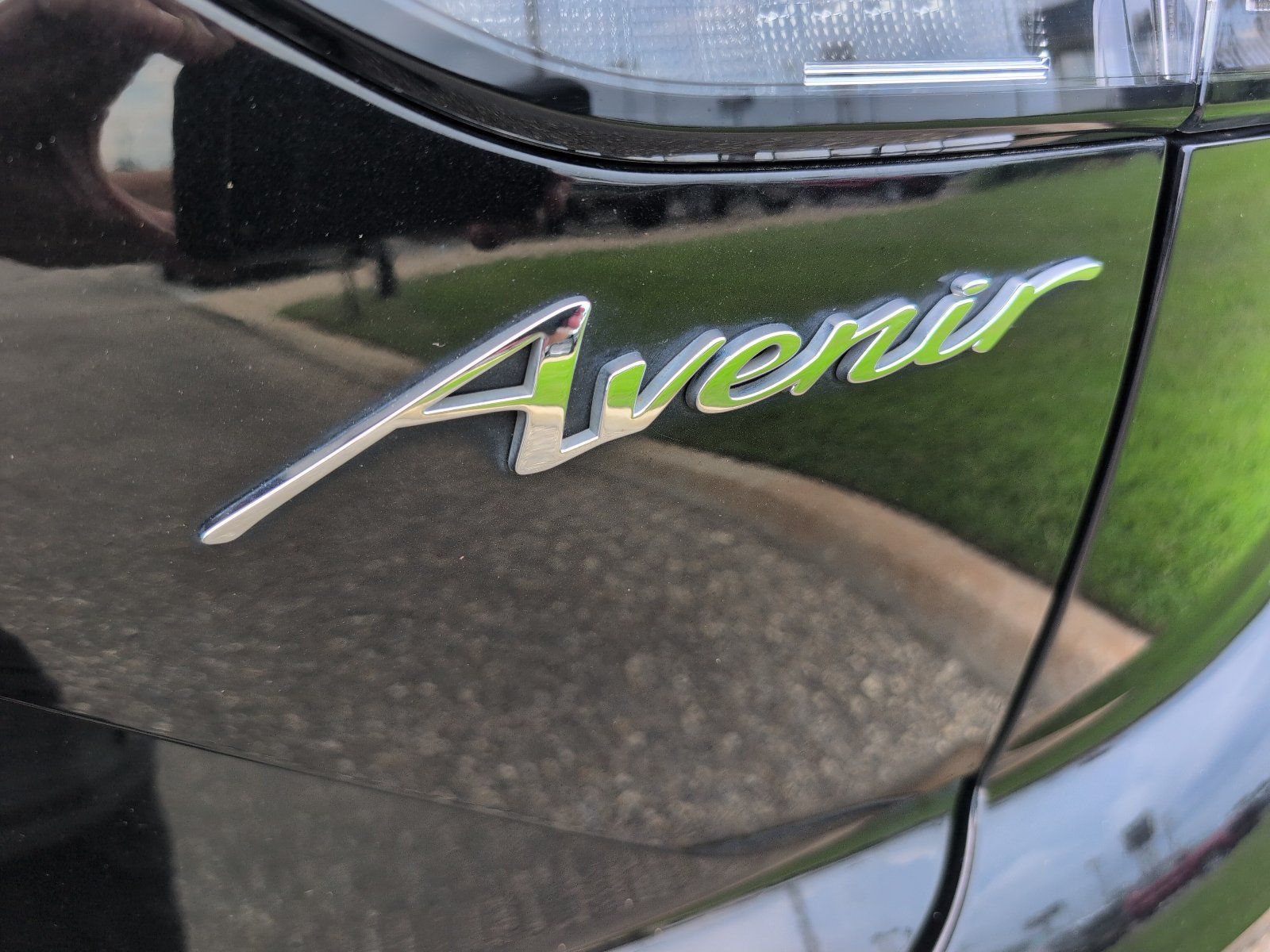 Used 2023 Buick Envision Avenir AWD/4WD image 5
