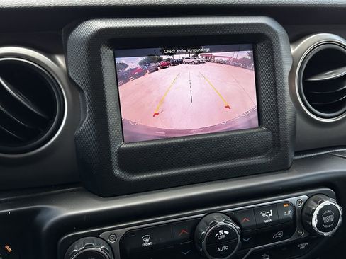 Used 2021 Jeep Wrangler Unlimited Sport AWD/4WD image 16