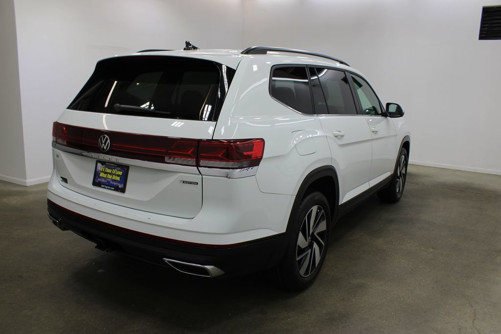 Used 2025 Volkswagen Atlas SE AWD/4WD image 5