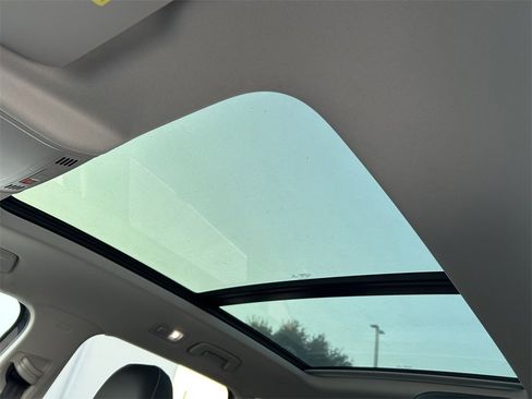 Used 2022 Volkswagen Taos SE image 24