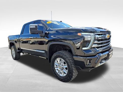 Used 2024 Chevrolet Silverado 2500 High Country w/ Technology Package AWD/4WD image 1