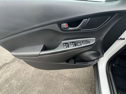 Used 2021 Hyundai Kona SEL Plus w/ Cargo Package image 15