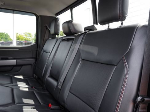 Used 2024 Ford F250 Lariat w/ Lariat Ultimate Package AWD/4WD image 30