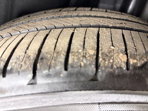 Used 2025 Toyota Prius Plug-In Hybrid image 32