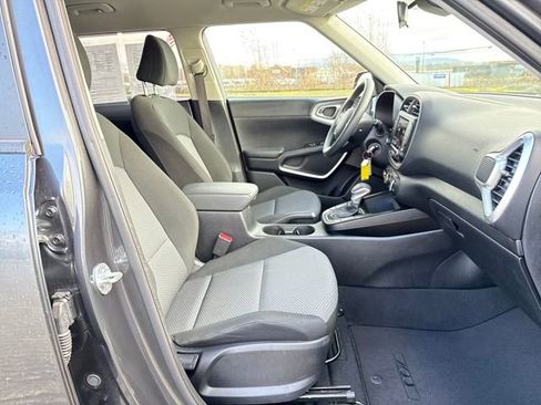 Used 2023 Kia Soul LX w/ Option Group 015 image 9