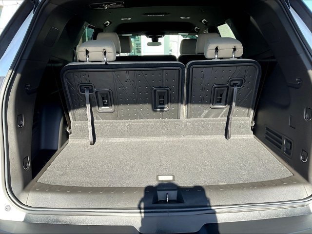 Certified 2023 Chevrolet Traverse LS w/ Midnight/Sport Edition FWD image 38