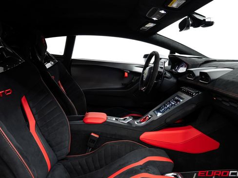 Used 2022 Lamborghini Huracan STO RWD image 38