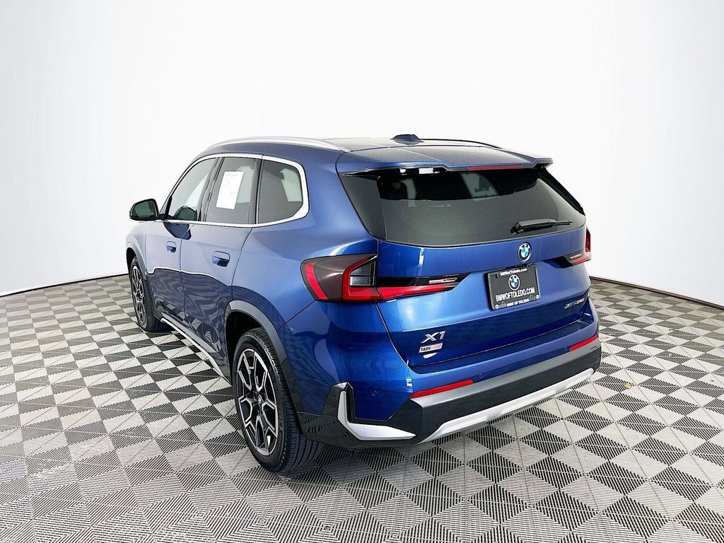 Used 2025 BMW X1 xDrive28i AWD/4WD image 6