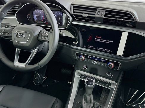 Used 2025 Audi Q3 2.0T Premium w/ Convenience Package AWD/4WD image 6